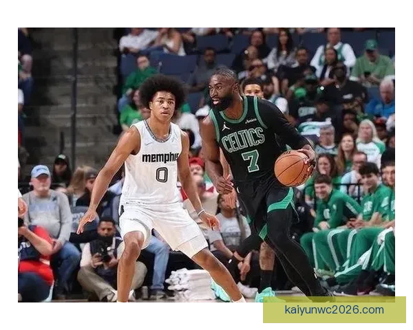 绿军逆转灰熊完成双杀 布朗30分领衔塔图姆助攻大展精彩