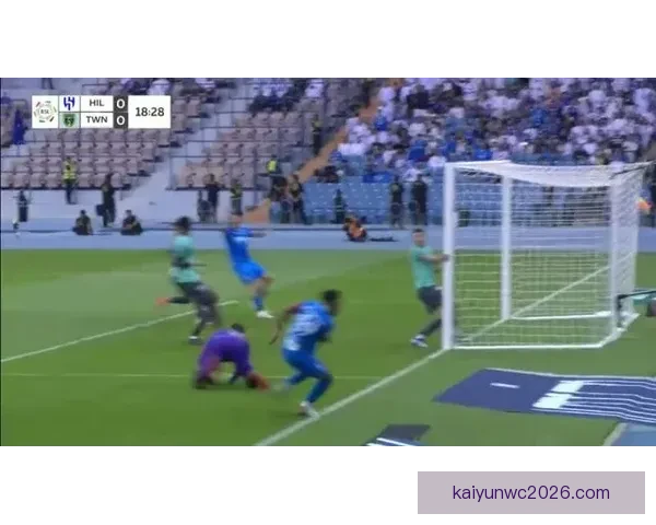 利雅得新月主场2比2战平布赖代梅特首开纪录莱昂纳多扳平比分