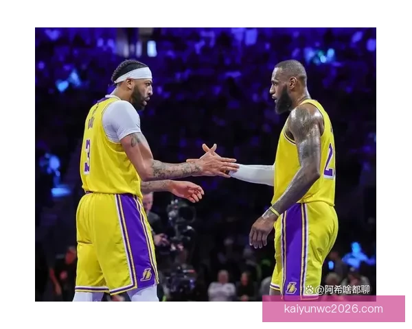 詹姆斯与戴维斯联手复仇雷霆 亚历山大冲击三杀成焦点